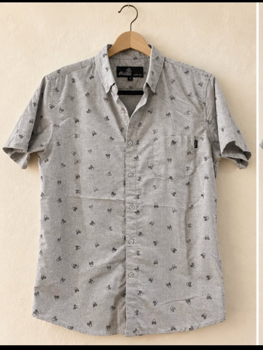 Molokai Surf Co. Skull-Print Button-Up Shirt — Medium — $20